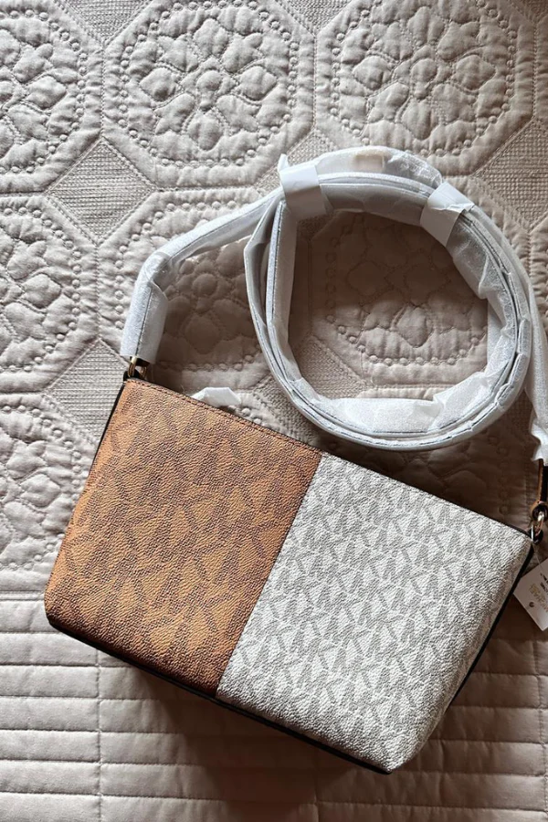 Michael Kors Jet Set Small Two-Tone Logo Crossbody Bag - Image 3