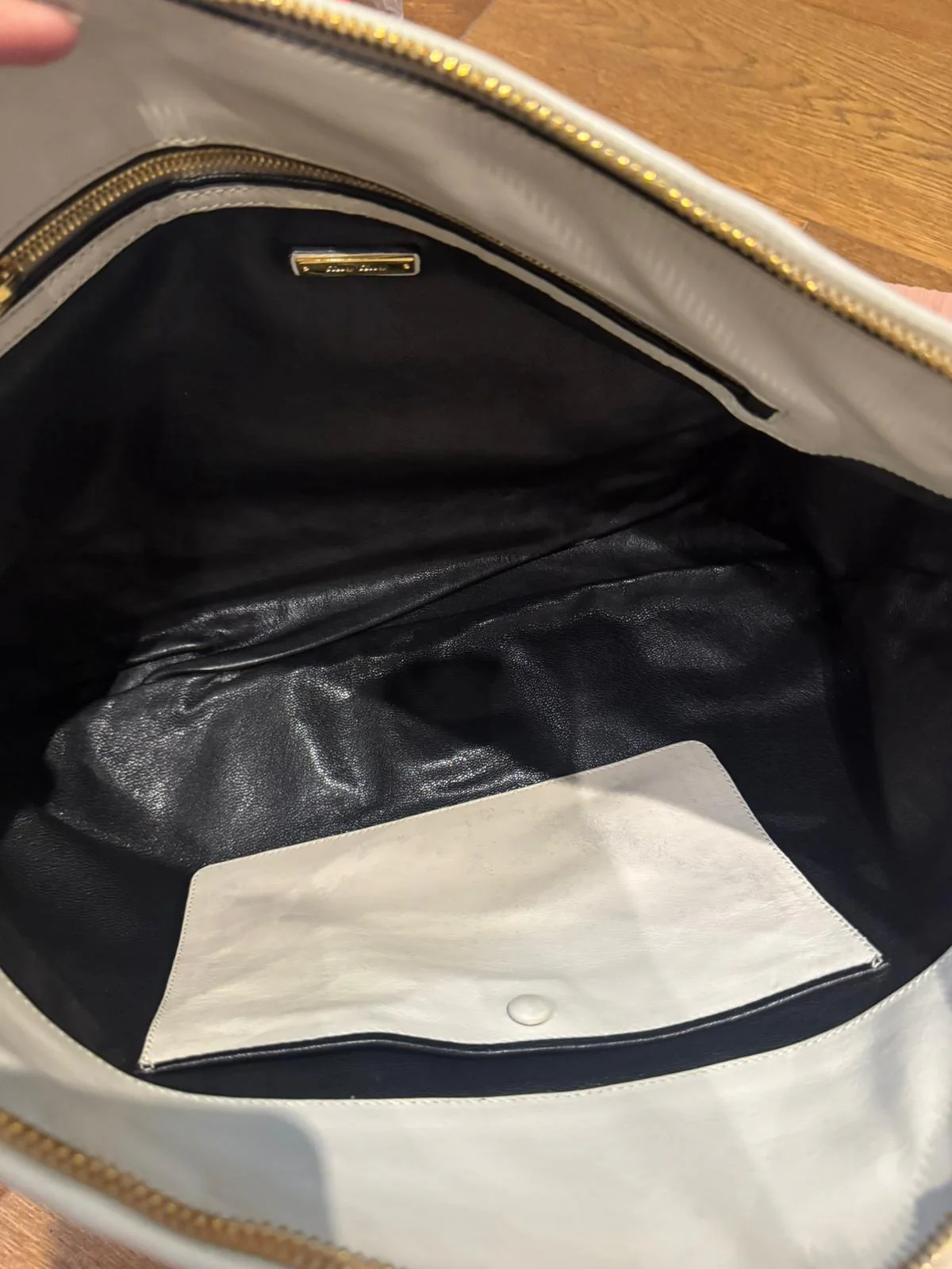 Miu Miu Ailu Bag - Image 8