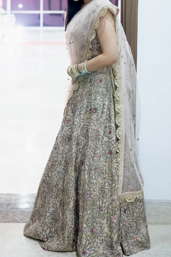 Mrunalini Rao beige floral lehenga