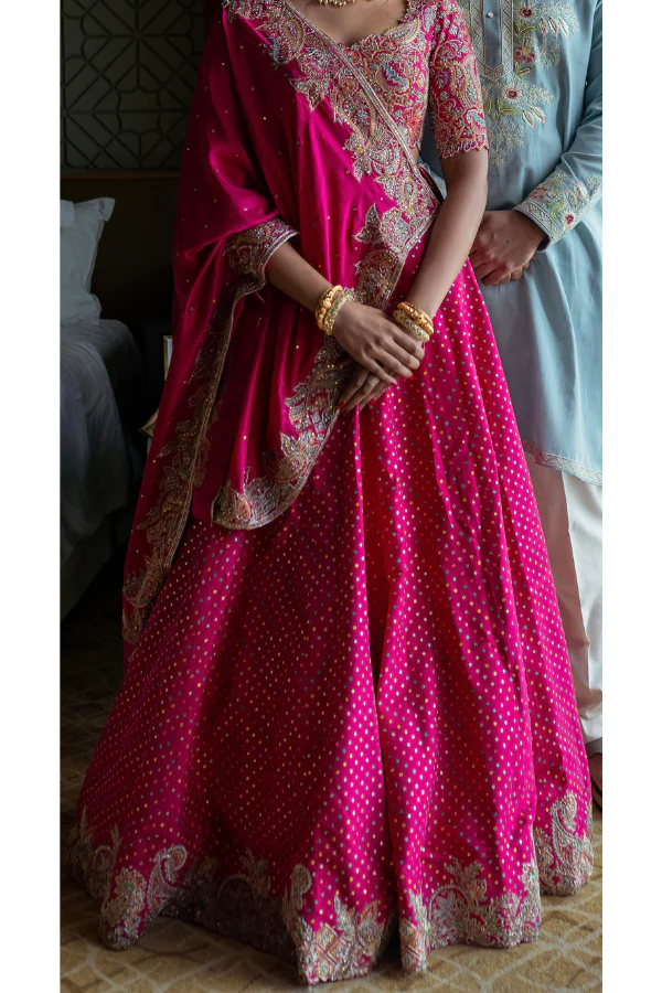 mrunalini rao pink bandhani lehenga - Image 2