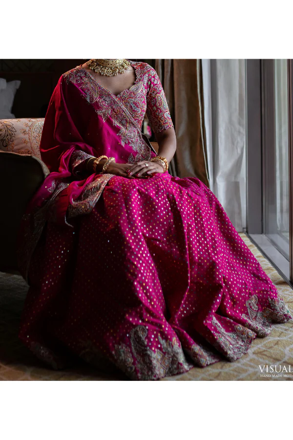 mrunalini rao pink bandhani lehenga - Image 3