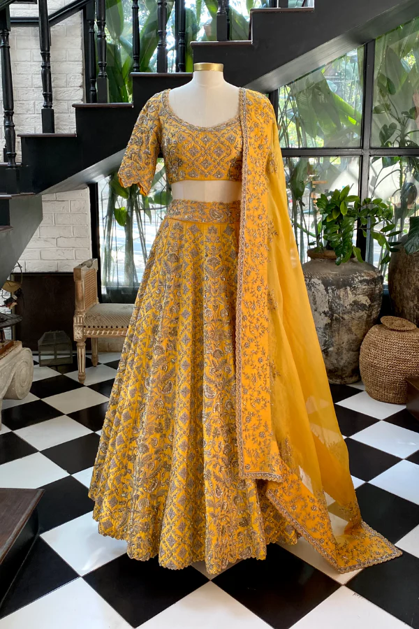 Mrunalini Rao yellow embroidered lehenga