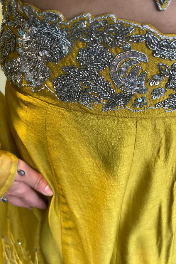 Mustard yellow lehenga set - Image 5