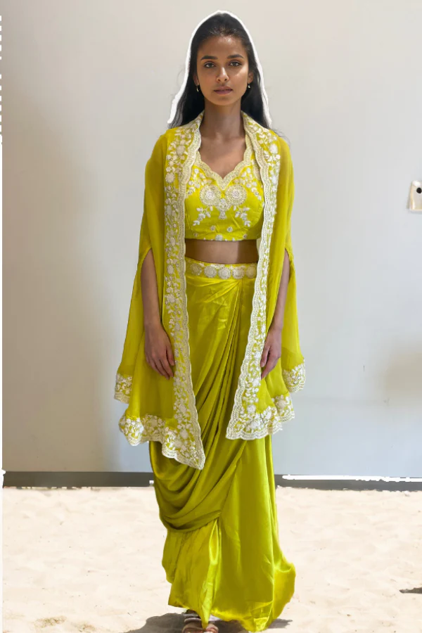 Noori Lehenga Cape Set - Image 2