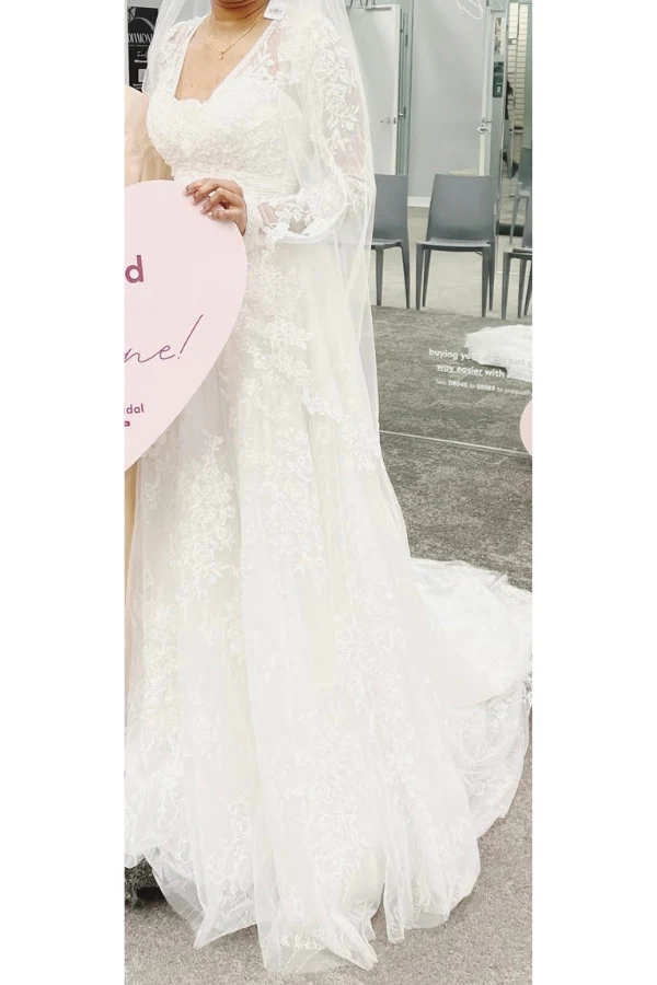 Oleg Cassini white wedding dress - Image 3