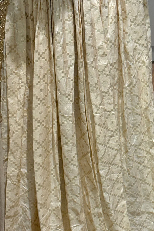 Peach embroidered lehenga set - Image 5