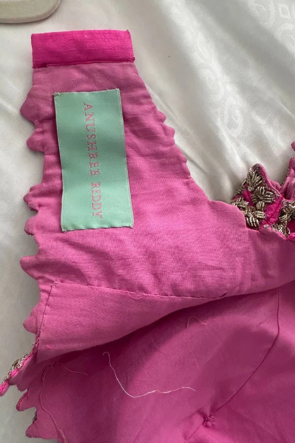 Pink embroidered lehenga set - Image 11