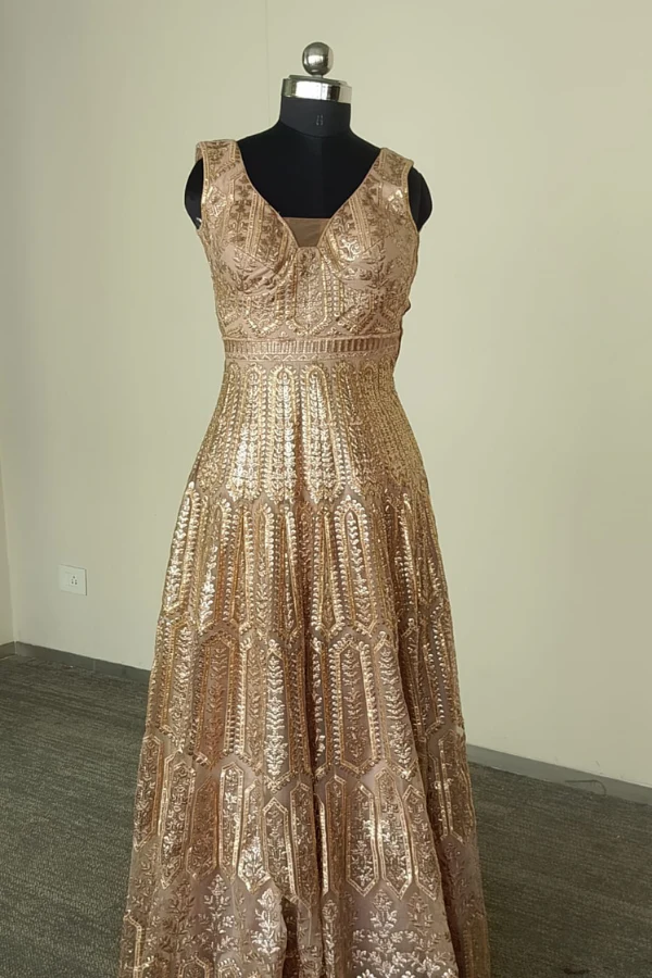Golden gown - Image 2
