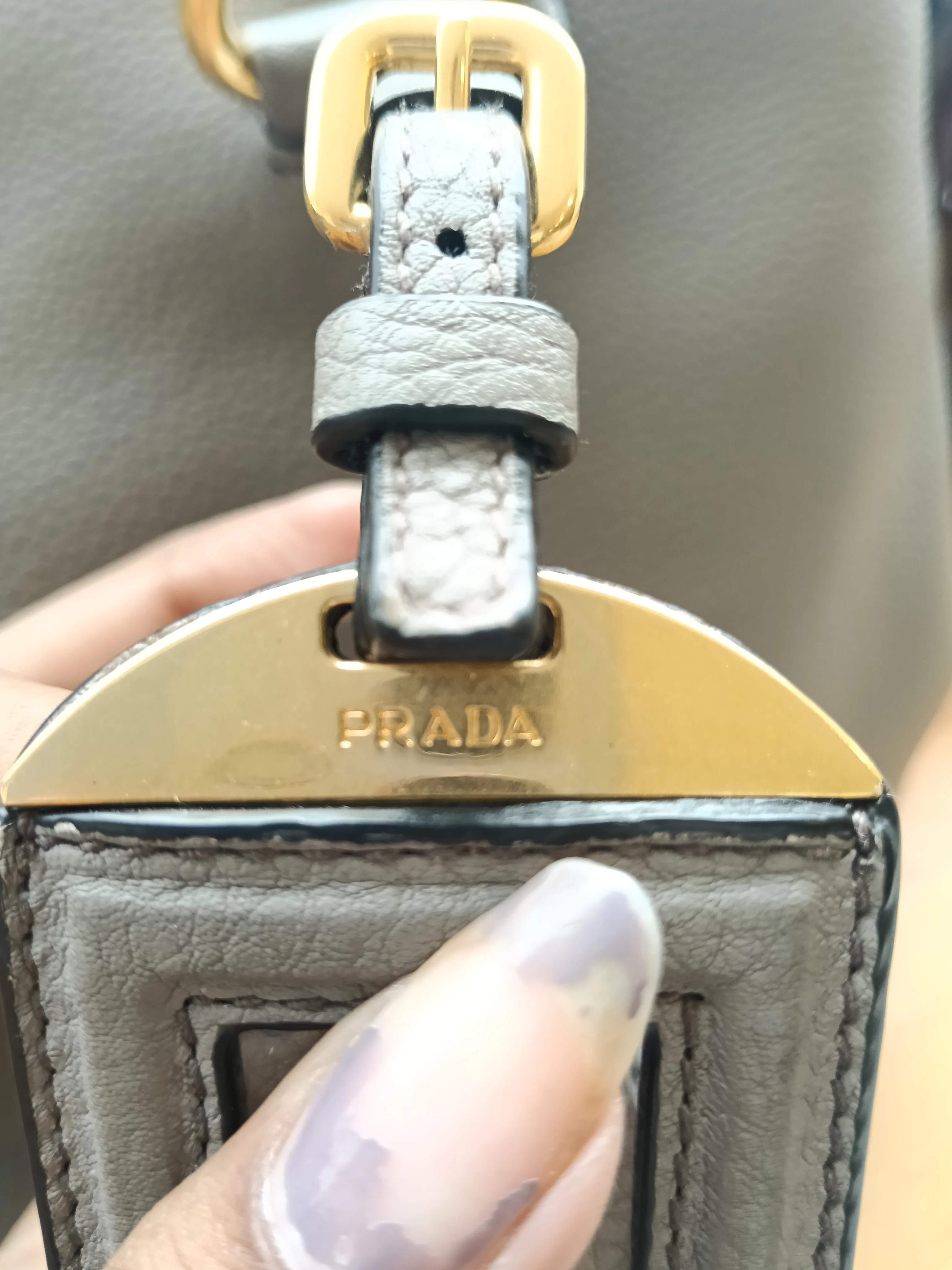 Prada Galleria Leather Bag - Image 7