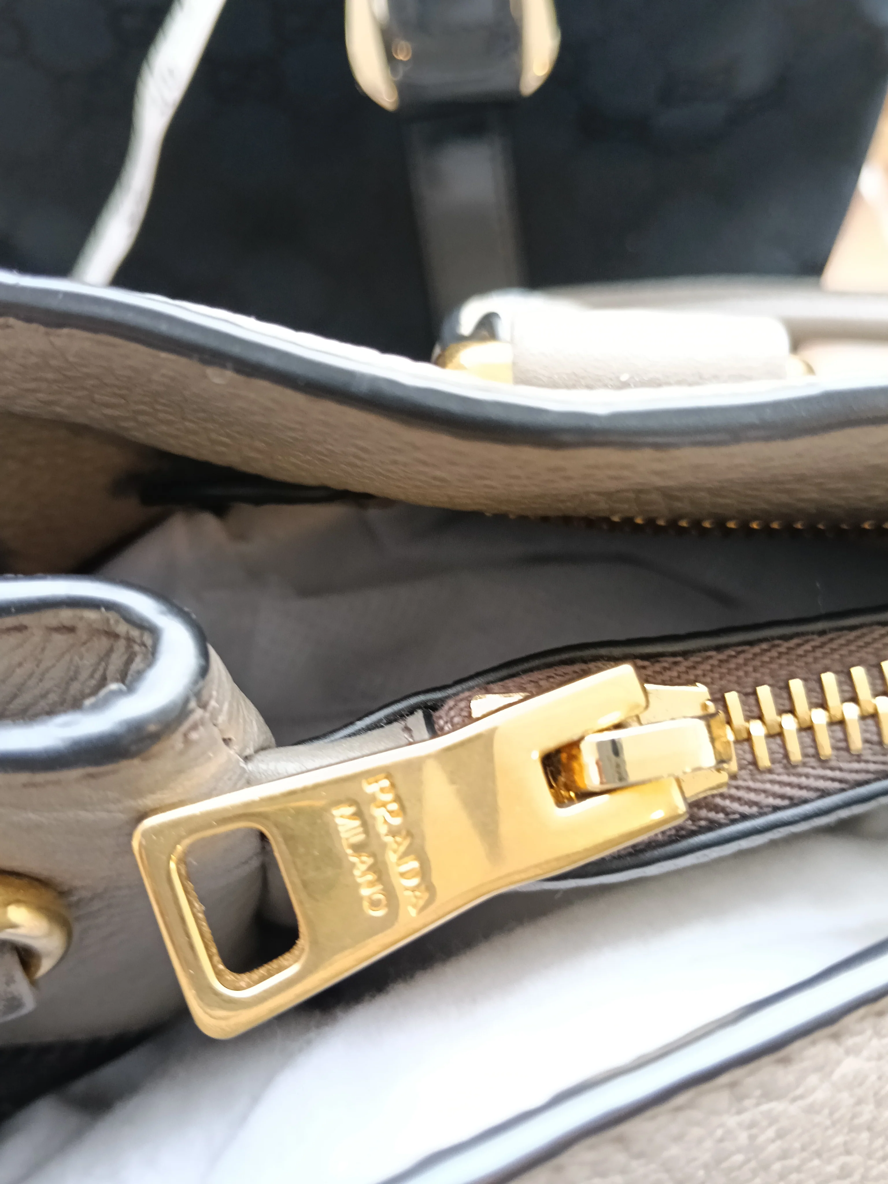 Prada Galleria Leather Bag - Image 8