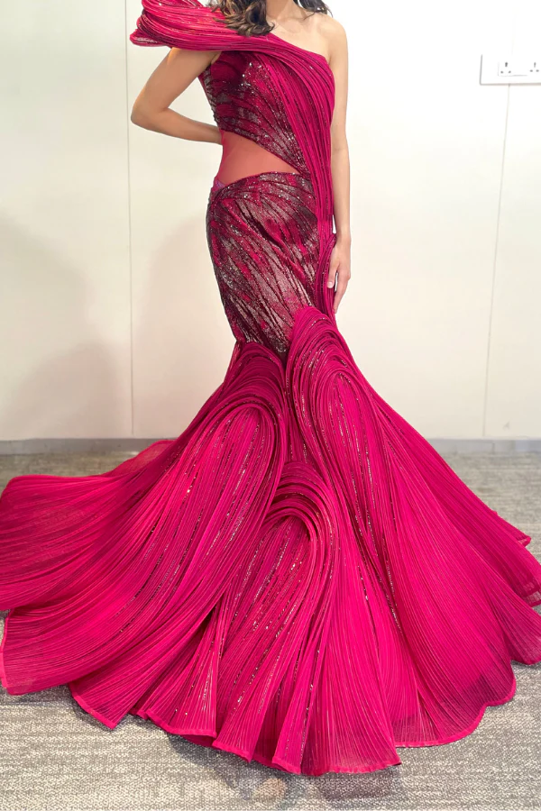RED EMBELLISHED SCULPTED GOWN - Image 2