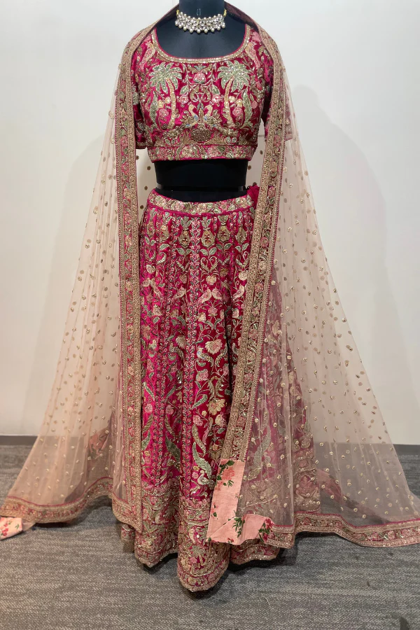 Sabyasachi lehenga set - Image 4