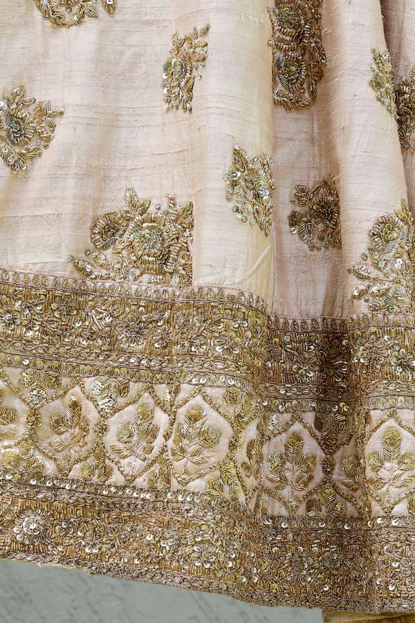 Sabyasachi beige embroidered lehenga set - Image 6