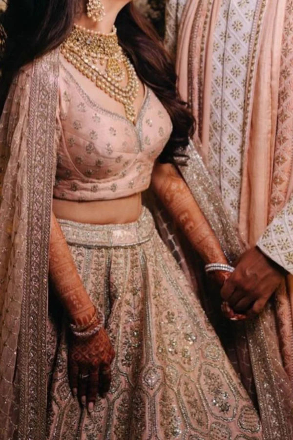 Sabyasachi pink embroidered lehenga - Image 4