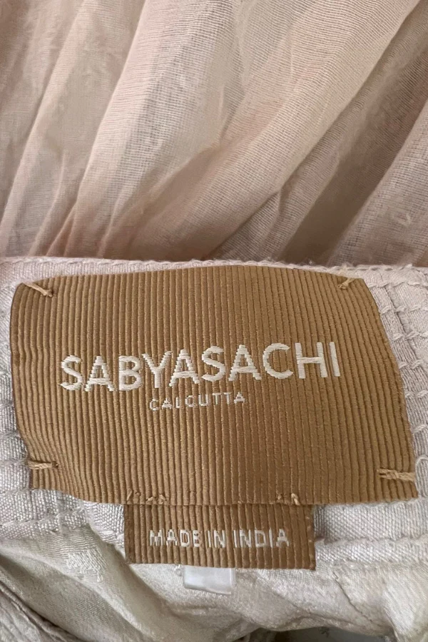 Sabyasachi pink embroidered lehenga - Image 3
