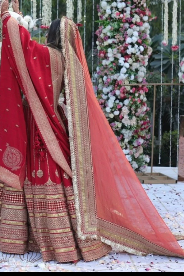 Sabyasachi red bridal lehenga - Image 4