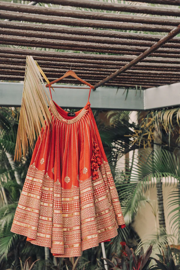 Sabyasachi red bridal lehenga - Image 9