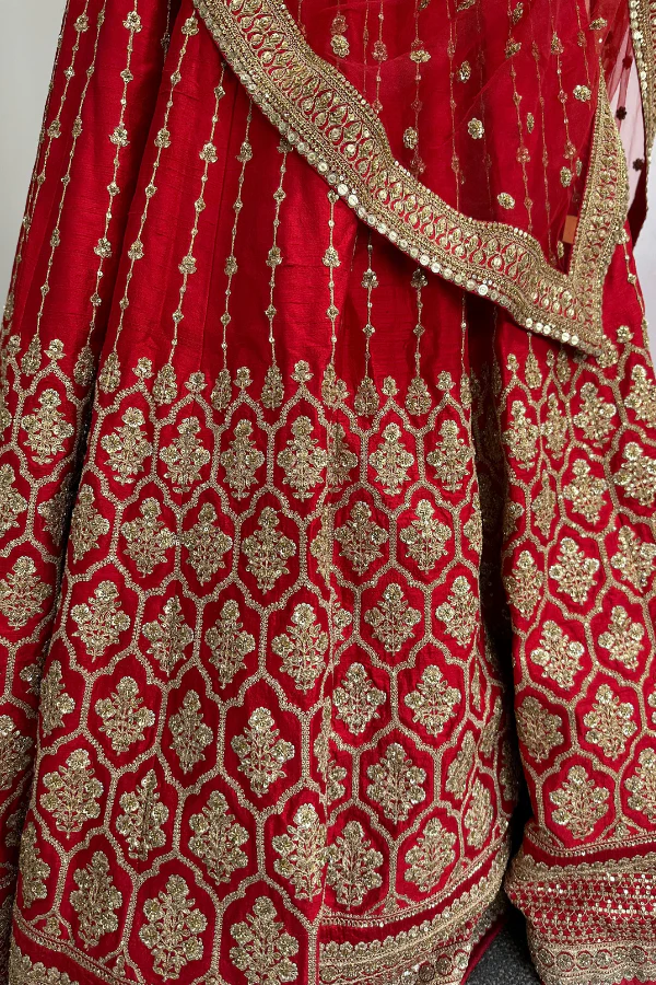 Sabyasachi red bridal lehenga - Image 4
