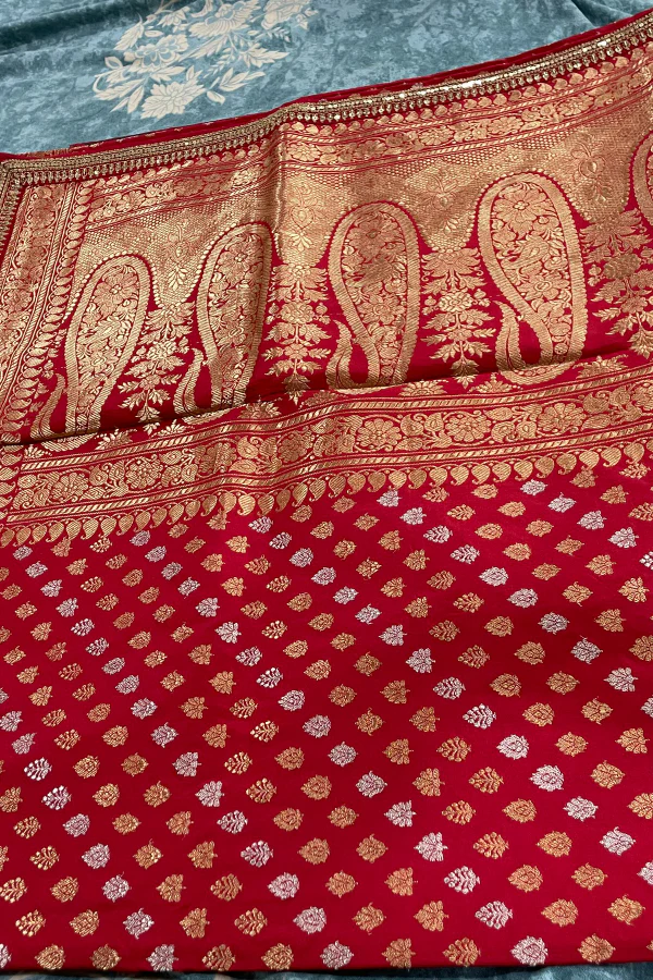 Sabyasachi Red banarsi saree - Image 5
