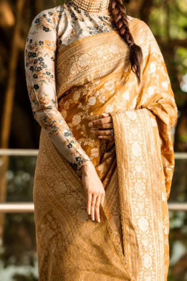 Sabyasachi Saree Set - Image 3