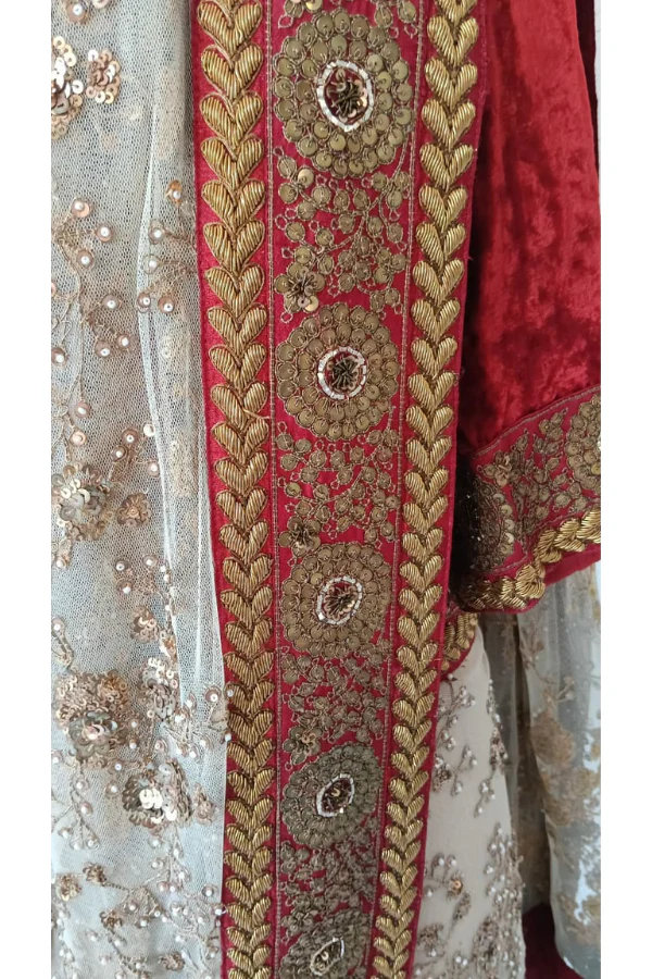 Sabyasachi Vintage Embroidered Net Saree Set - Image 4