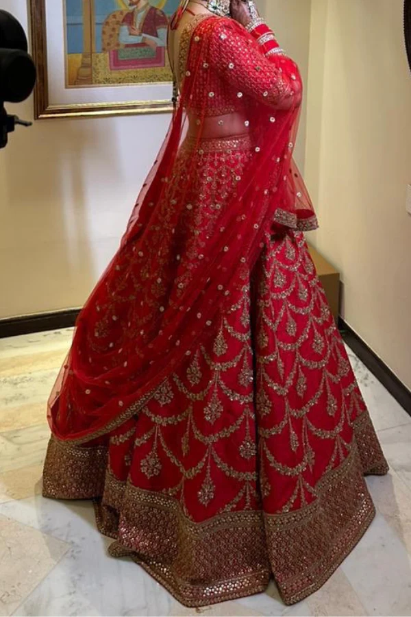 Sabysachi Red Bridal lehenga - Image 2