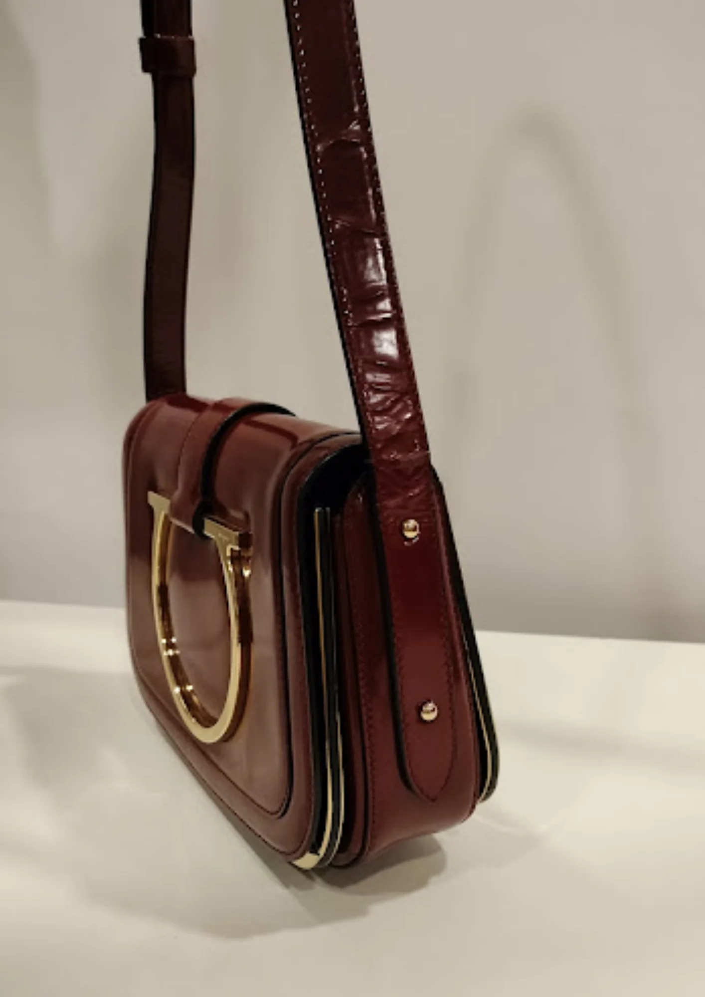 Salvatore Ferragamo Burgundy Patent Leather Gancini Flap Shoulder Bag - Image 5