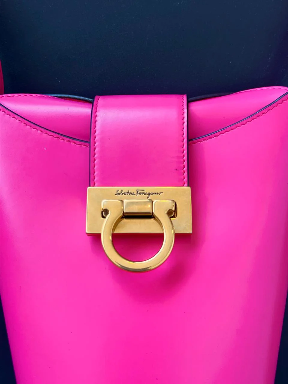 Salvatore Ferragamo Trifolio Pink Small Shoulder Bag - Image 5