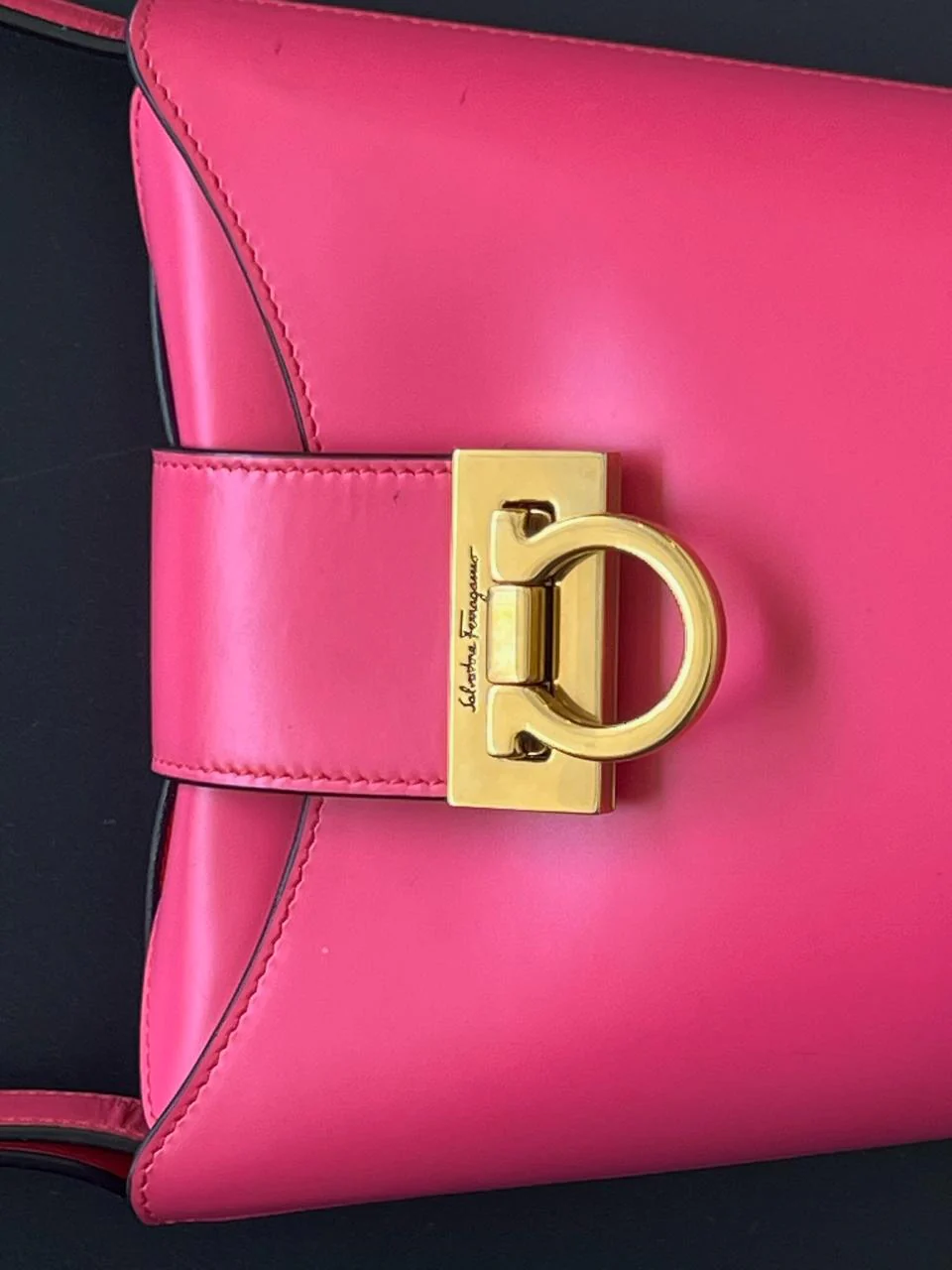 Salvatore Ferragamo Trifolio Pink Small Shoulder Bag - Image 8