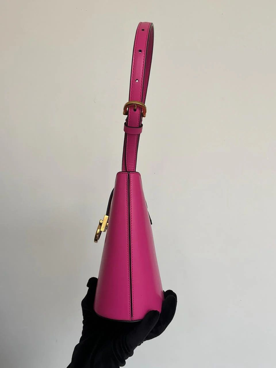 Salvatore Ferragamo Trifolio Pink Small Shoulder Bag - Image 9