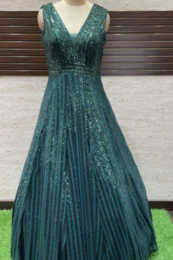 Sequinned green gown - Image 2