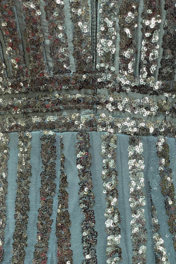 Sequinned green gown - Image 4
