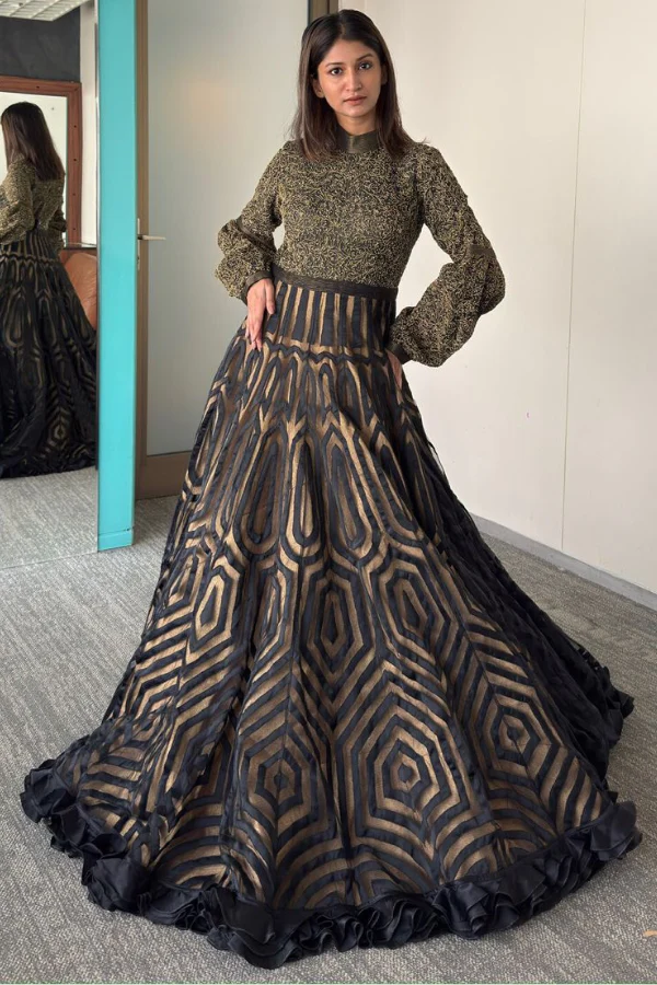 Shantanu & Nikhil Gown - Image 2