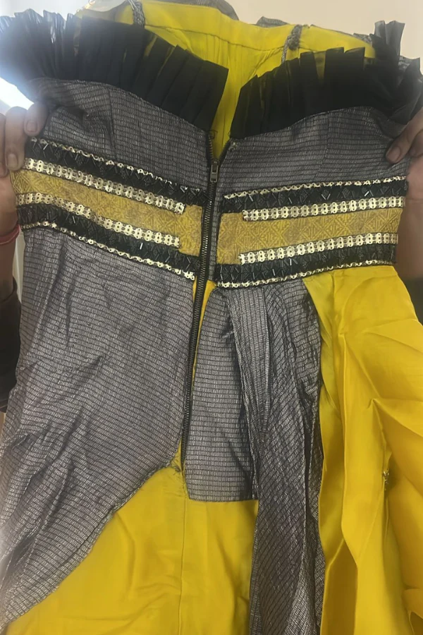 Shantanu & nikhil yellow & Grey gown - Image 4