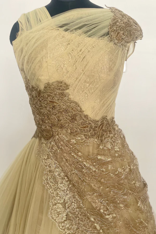 Shanthanu and nikhil Gown - Image 2