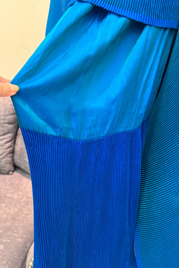 Tasuvure Embroidered Cape with Plisse Pants - Image 6