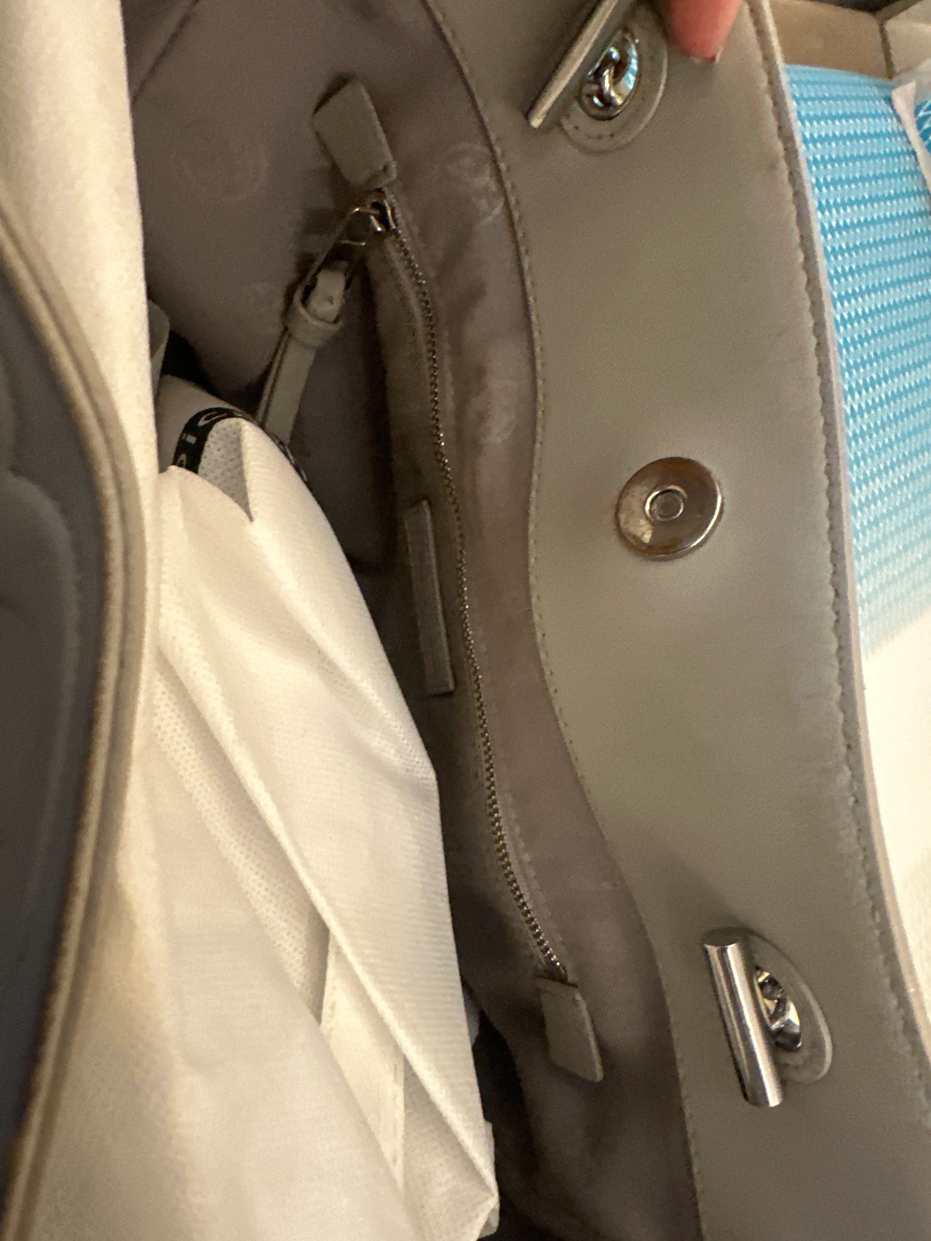 Tory Burch Grey Quilted Leather Alexa Chain Tote - Image 7