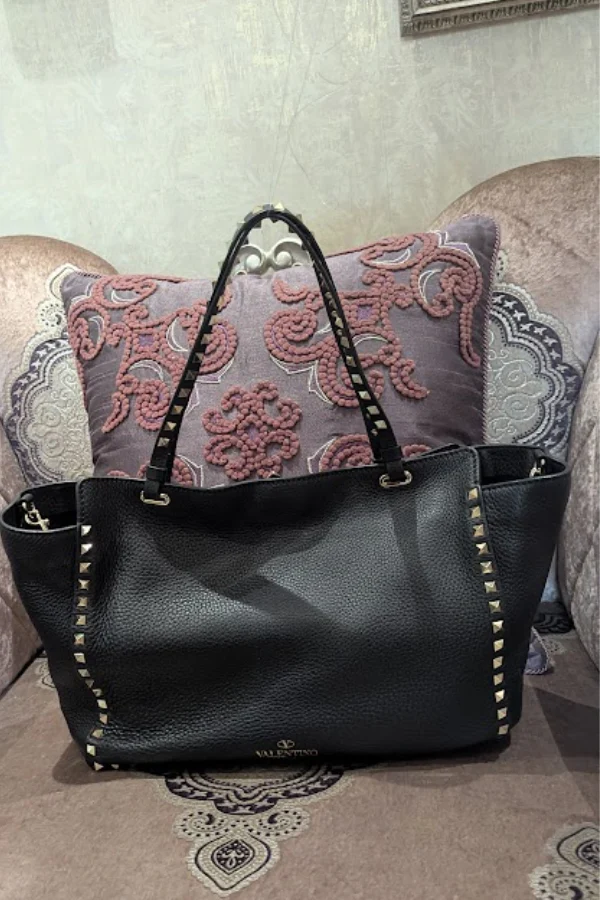 Valentino Black Leather Rockstud Tote Bag - Image 3