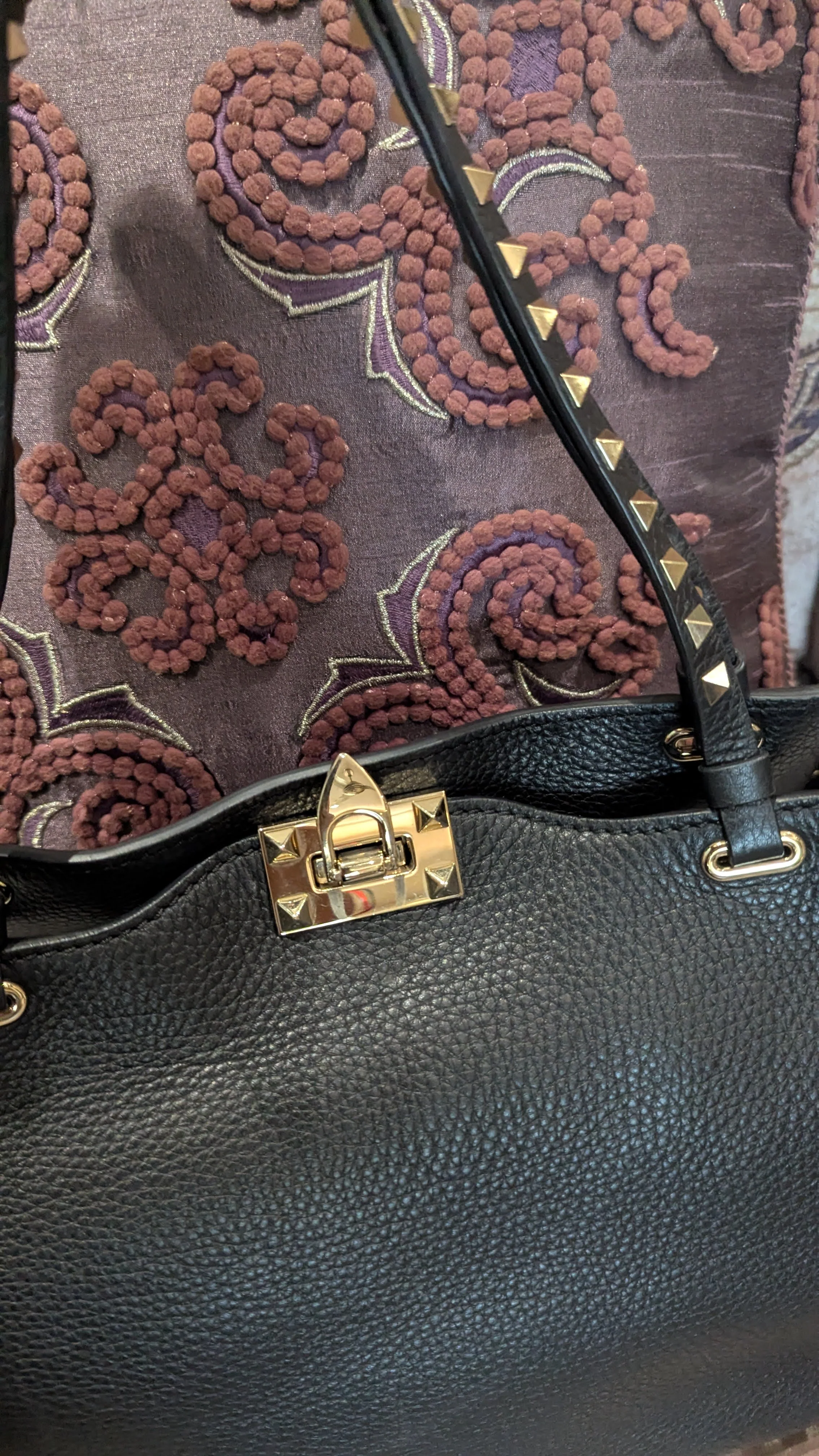 Valentino Black Leather Rockstud Tote Bag - Image 4