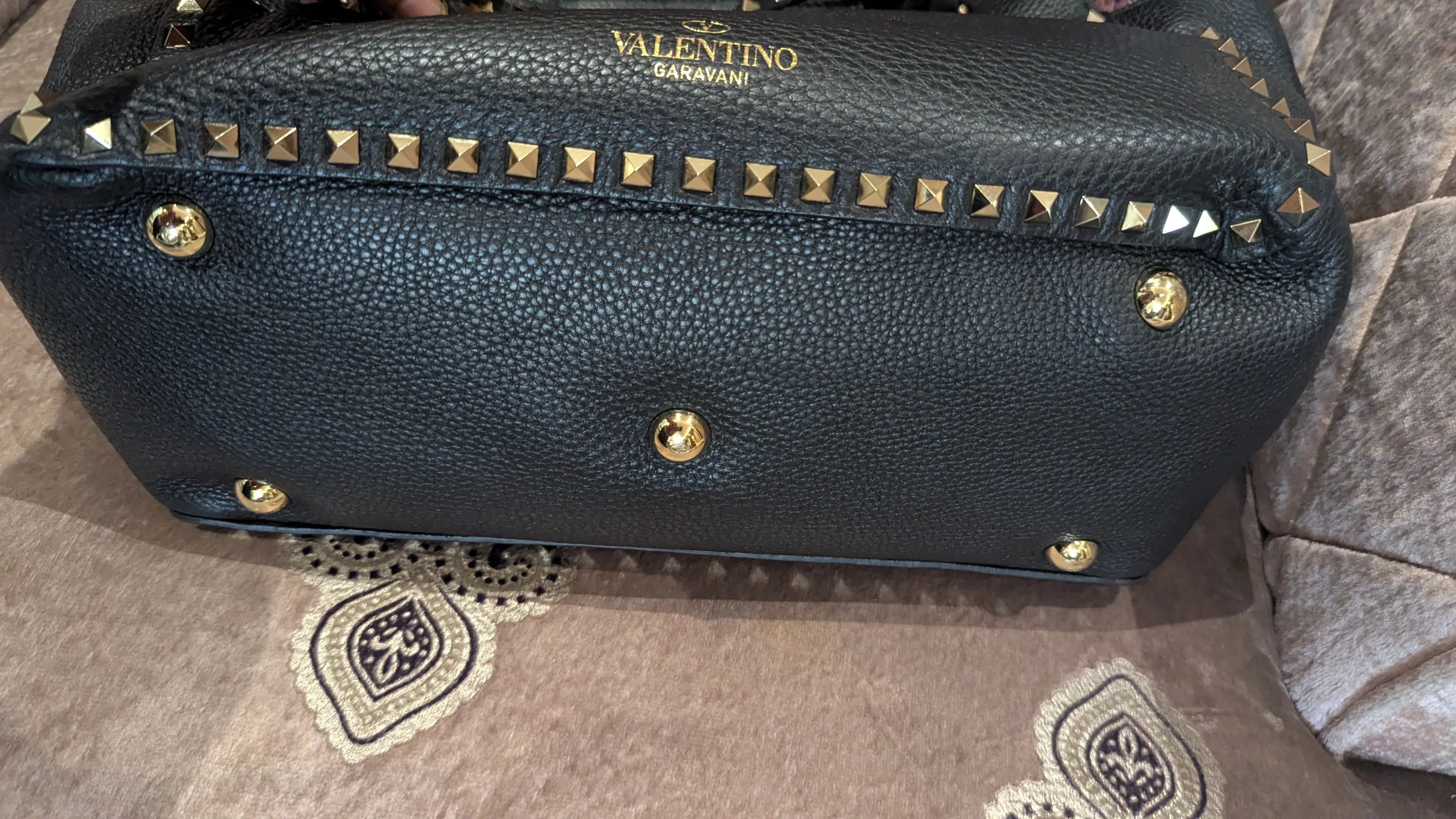 Valentino Black Leather Rockstud Tote Bag - Image 7