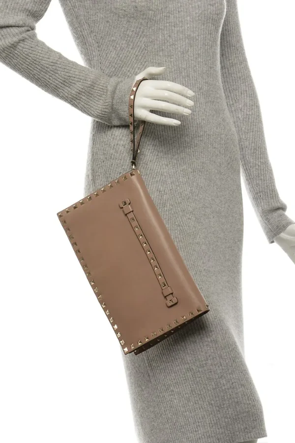 Valentino Garavani Rockstud leather wristlet clutch - Image 4