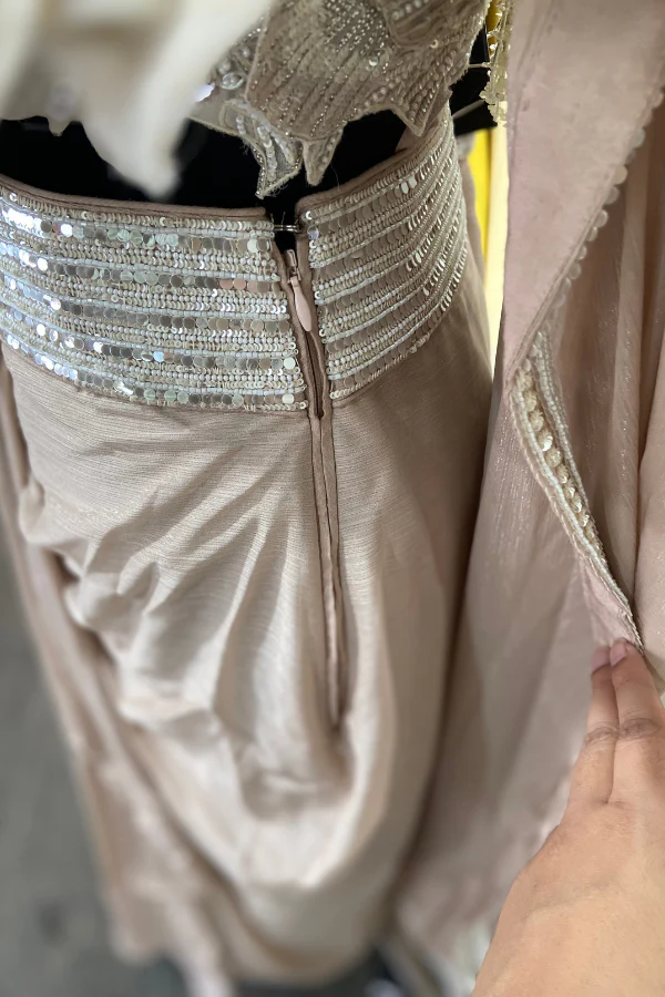 Varun Nidhika Pre stitched saree set - Image 6